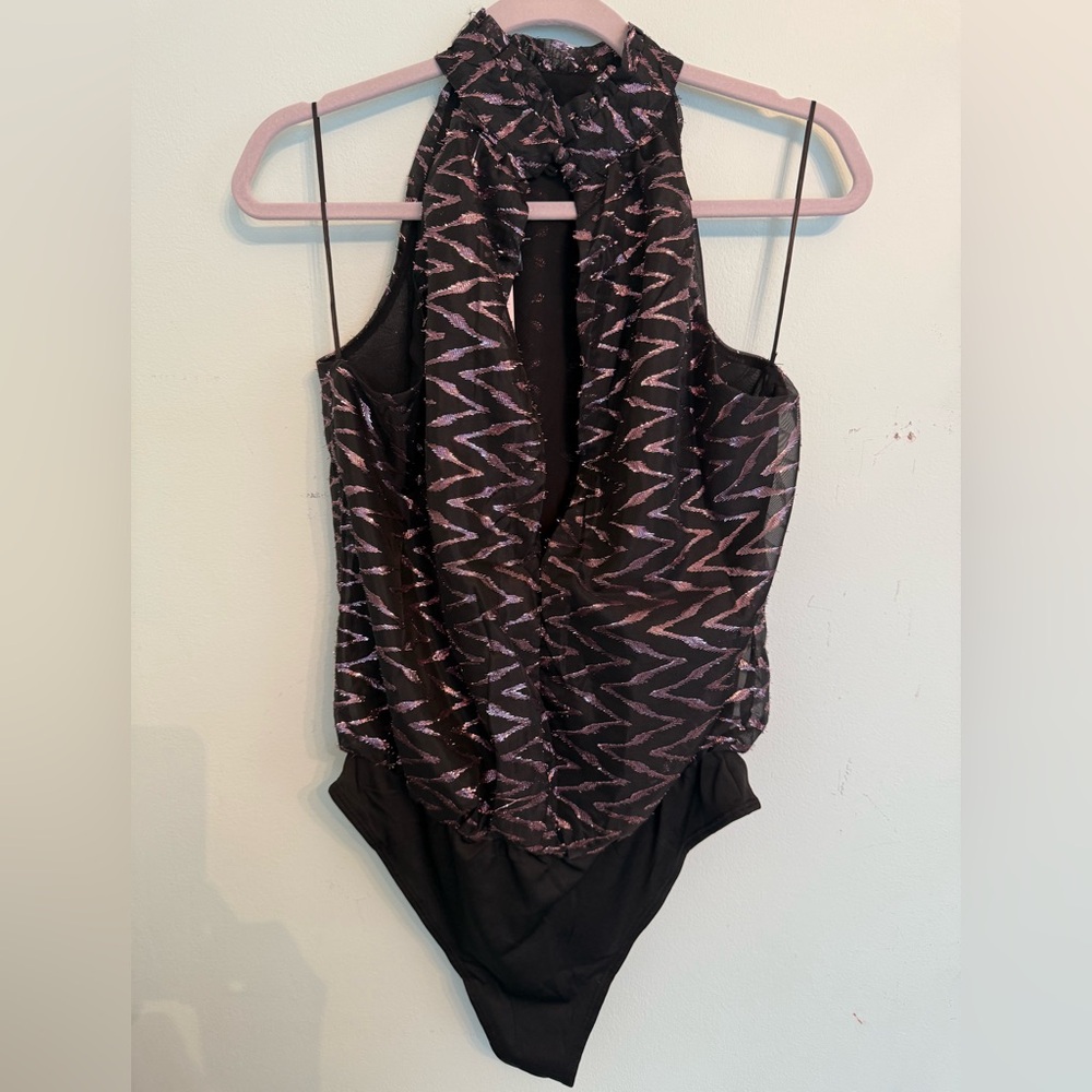 🛍️🛍️Black and Pink Zigzag Bodysuit - Picture 4 of 8
